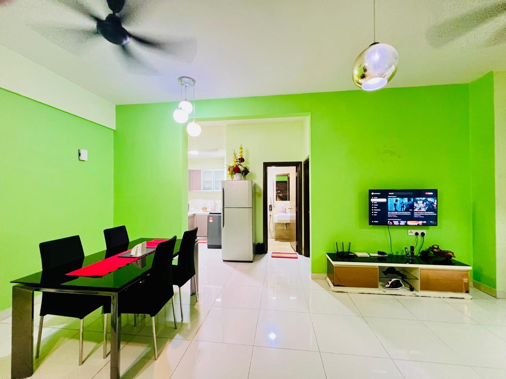 Regalia Spritz Empire Hostel Куала-Лумпур Екстер'єр фото