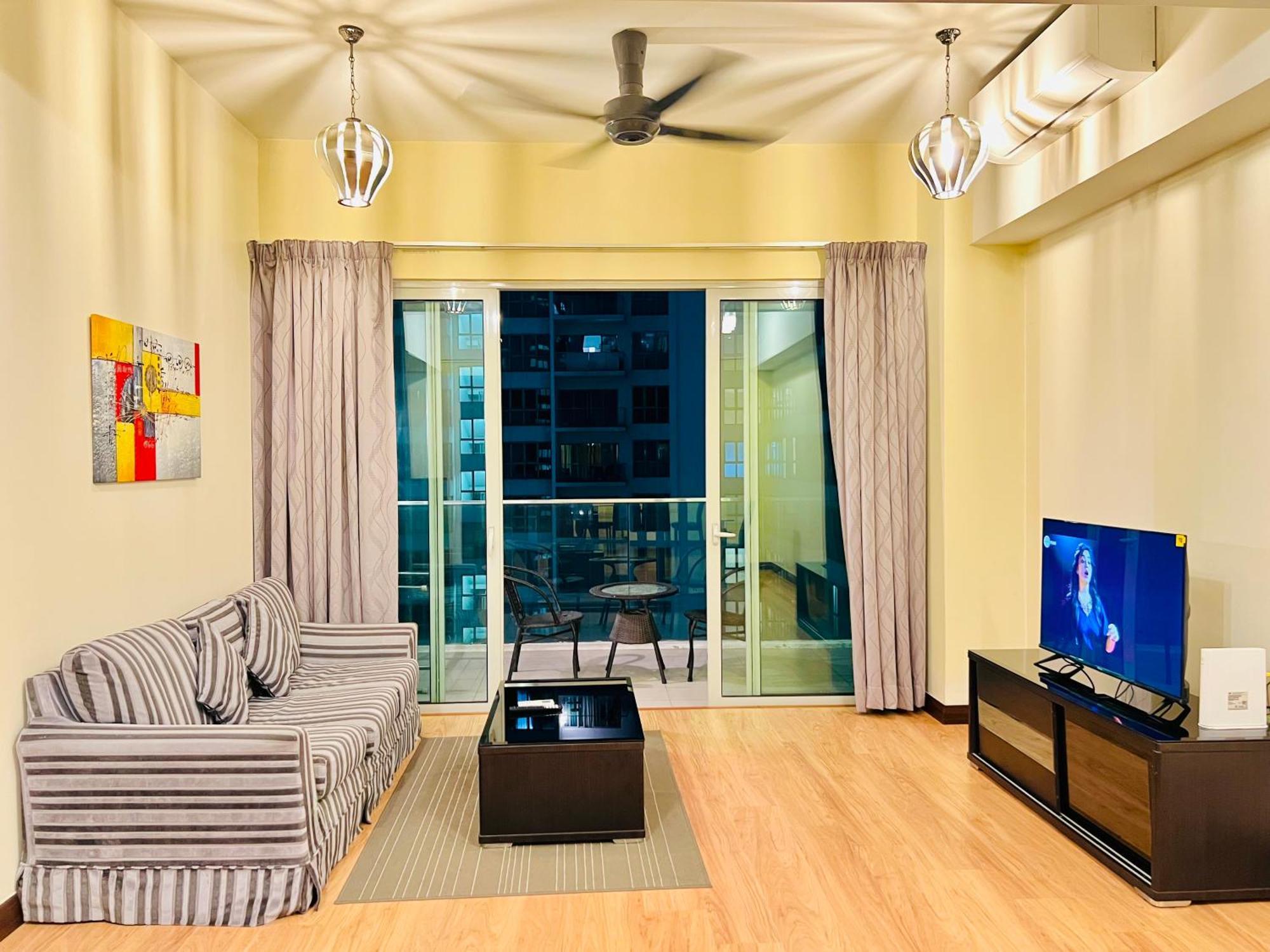 Regalia Spritz Empire Hostel Куала-Лумпур Екстер'єр фото